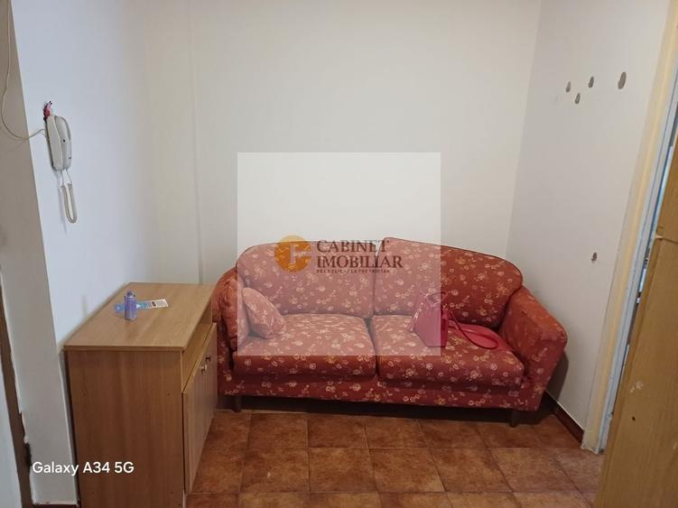 Apartament cu 2 camere semidecomandat în Uverturii