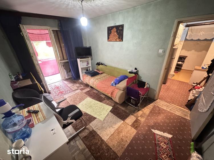 Apartament 3 camere zona Km 4 5 - 1