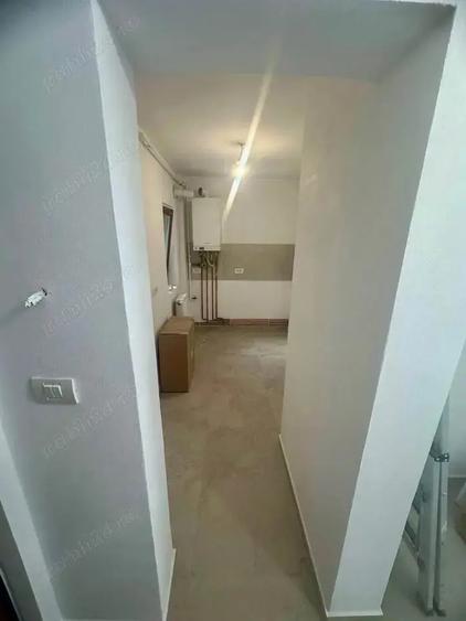 Garsonieră decomandată în Girocului