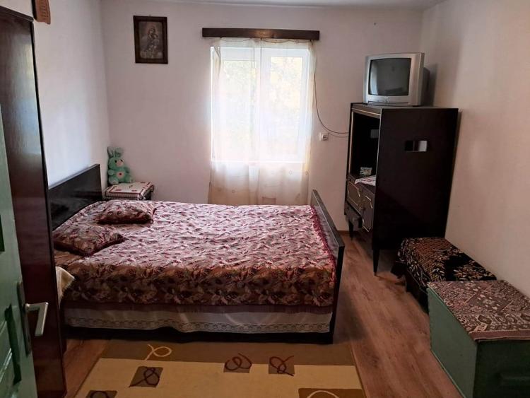 Casă individuală cu 4 camere cu Teren 1395 Mp în Baia de Fier