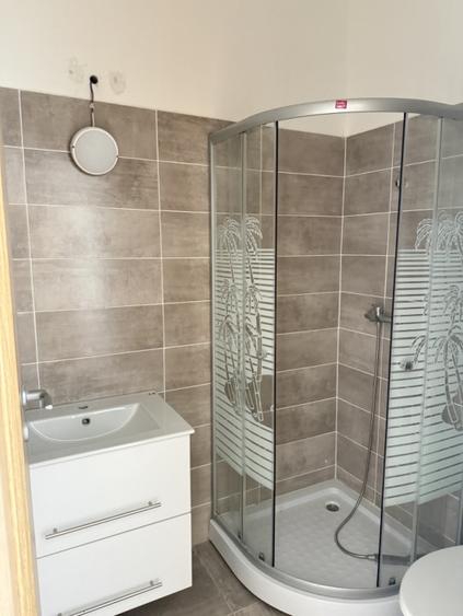 Apartament cu 3 camere decomandat în Aradului