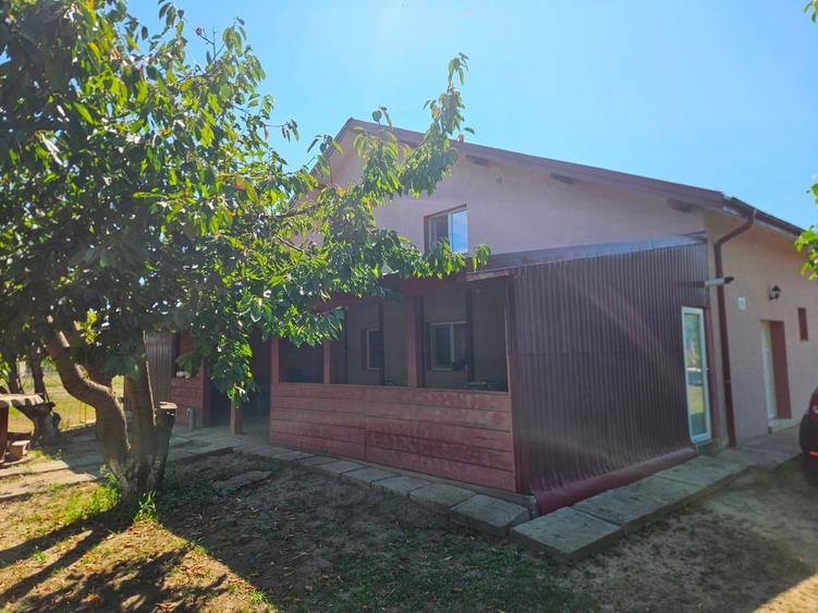 Casă individuală cu 5 camere cu Garaj în Dancu