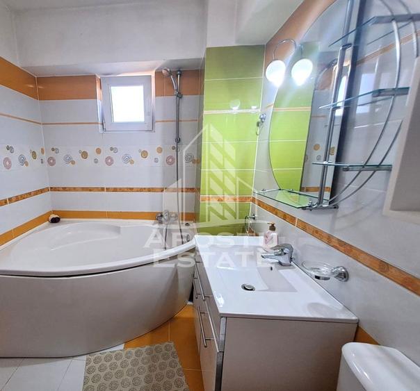 Apartament cu 3 camere decomandat, mobilat în Aradului