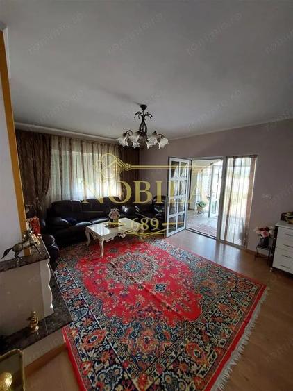 Casă cu Teren 4200 Mp în Livezi