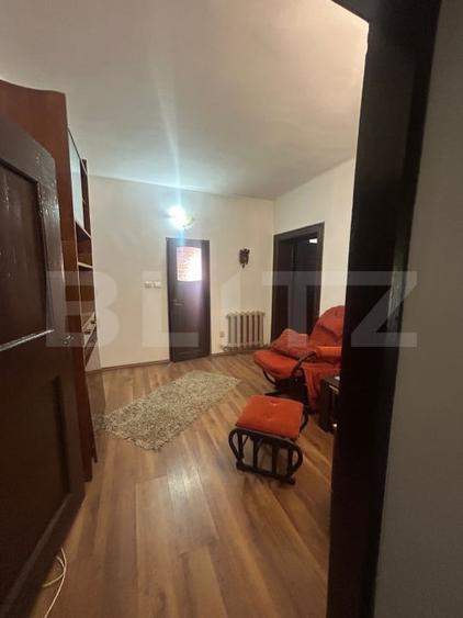Casă individuală cu 10 camere cu Canalizare în Hărman