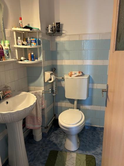 Apartament cu 3 camere decomandat în Calea București