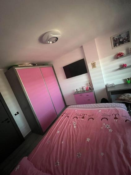 Apartament cu 4 camere decomandat în Central