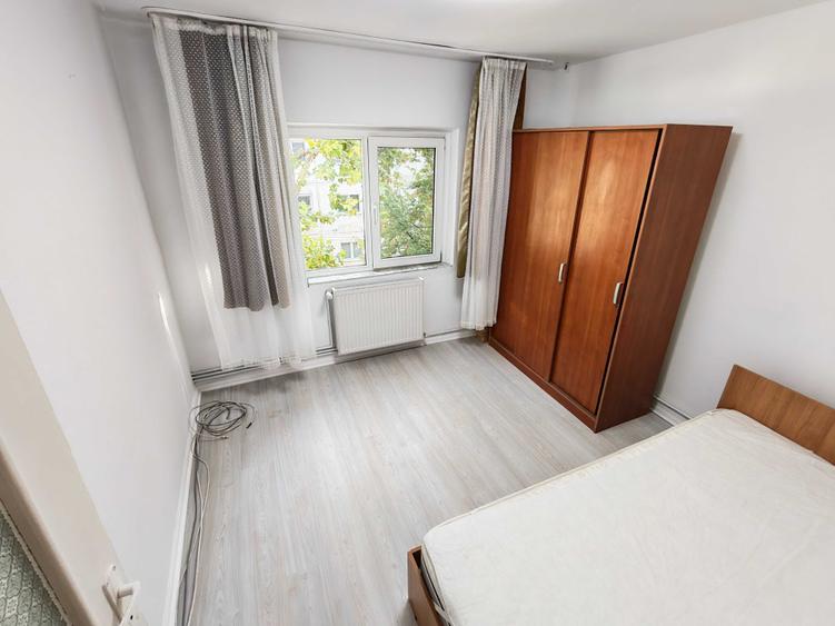 Apartament cu 3 camere semidecomandat, mobilat în Spitalul Județean