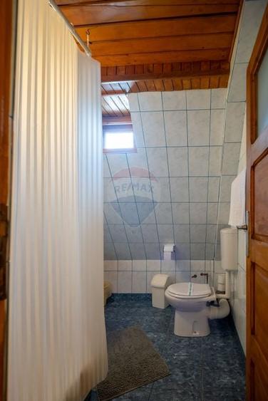 Apartament cu 4 camere decomandat, mobilat în Valea Alba