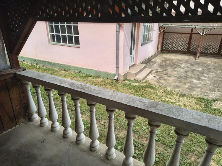 Casă cu 4 camere cu Teren 4000 Mp în Țaga