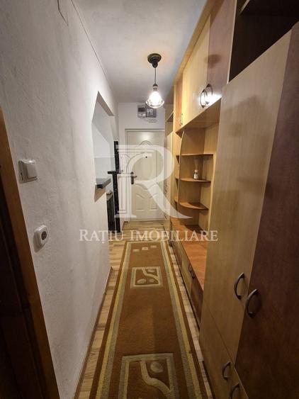 Apartament cu 2 camere semidecomandat, mobilat în Nufărul