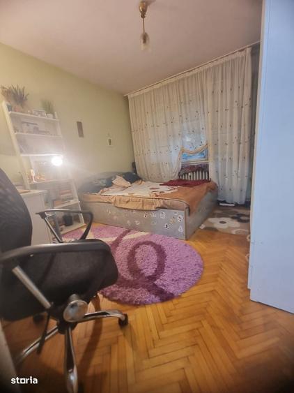 Apartament cu 2 camere semidecomandat în Podul de Piatră