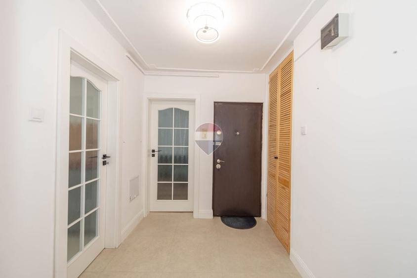 Apartament 3 camere de vanzare, balcon, renovat,  Berceni, sector 4 - 4
