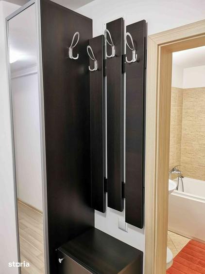 Apartament cu 2 camere decomandat, mobilat în Tractorul