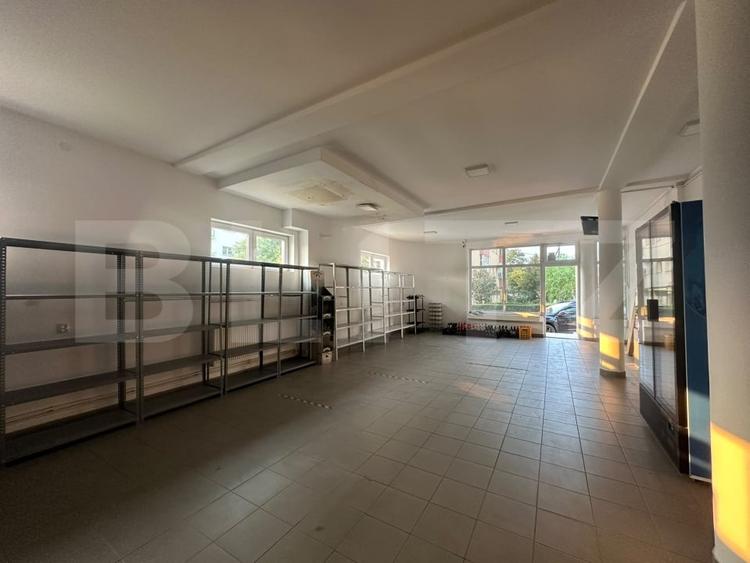 Casă individuală cu 8 camere cu Canalizare în Călan