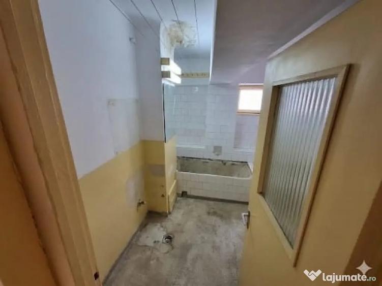 Apartament cu 2 camere decomandat în Ultracentral
