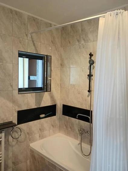 Apartament cu 3 camere decomandat în Aluniș