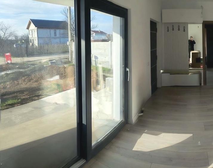 Casă cu 4 camere cu Teren 320 Mp în Cârcea