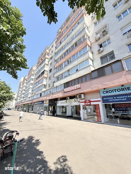 Apartament cu 3 camere semidecomandat în Vatra Luminoasă