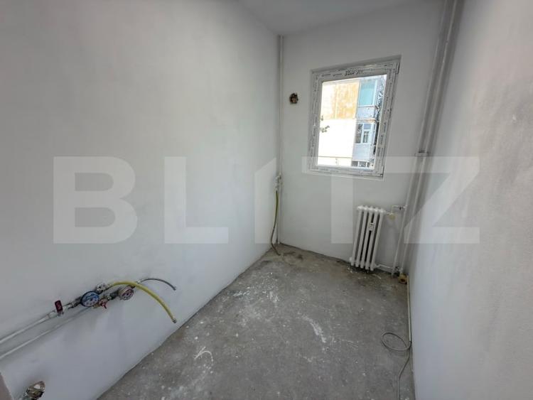 Apartament cu 4 camere semidecomandat în Malu Roșu
