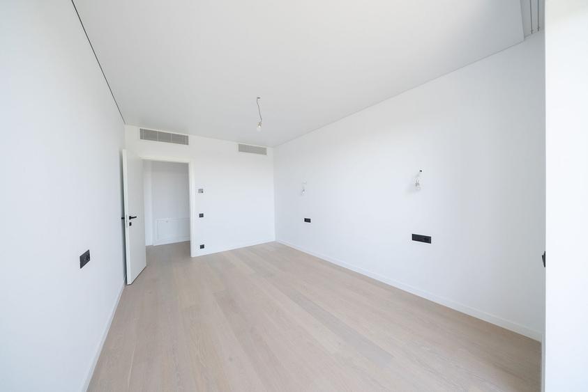 Apartament cu 3 camere semidecomandat, mobilat în Aviației