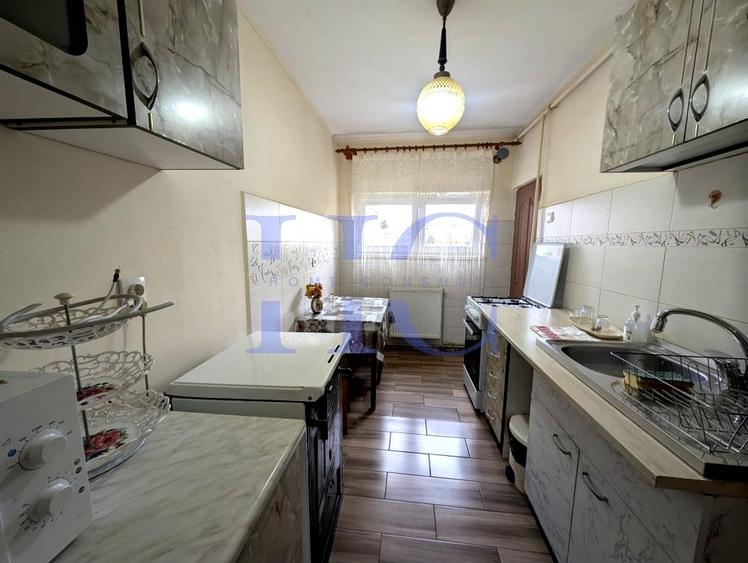 Apartament cu 2 camere semidecomandat, mobilat în Mihai Viteazul