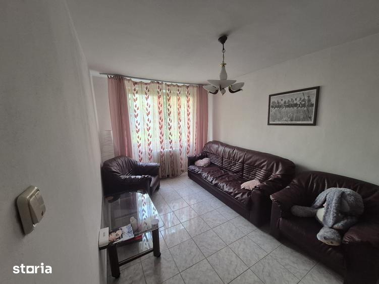 Apartament cu 3 camere în Precista