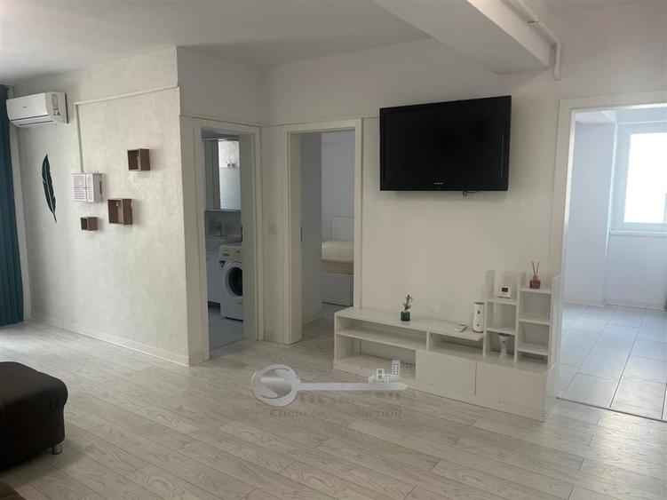 Apartament cu 3 camere semidecomandat, mobilat în Cug