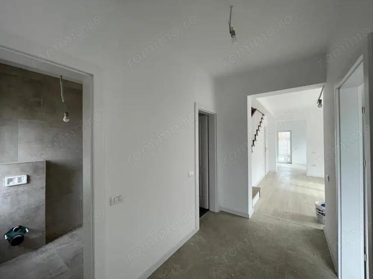 Casă cu 5 camere cu Teren 470 Mp în Ghiroda