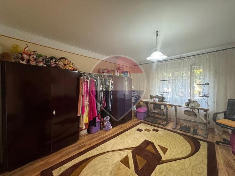 Casă individuală cu 4 camere cu Teren 1439 Mp în Semlac