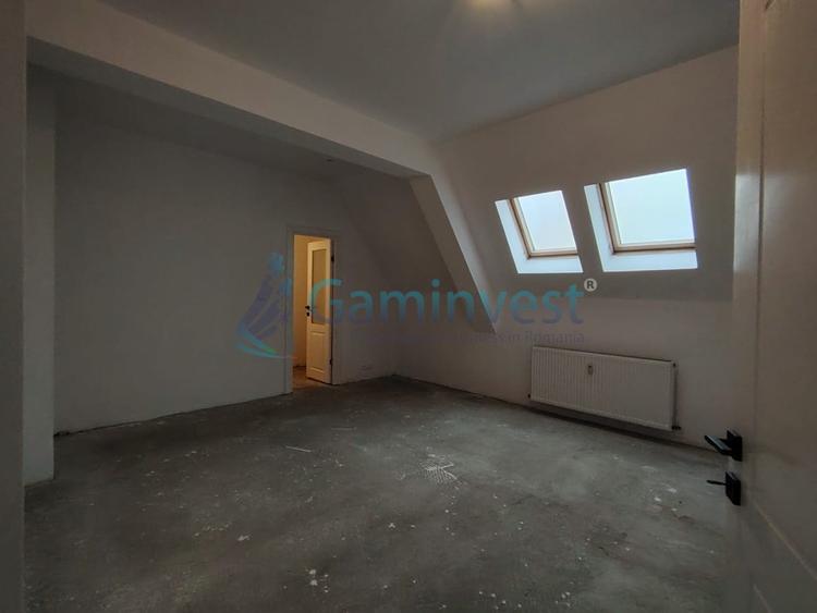 Apartament cu 4 camere decomandat în Vest