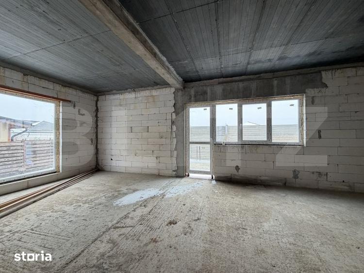 Casă cu 5 camere cu Teren 250 Mp în Malu Mare