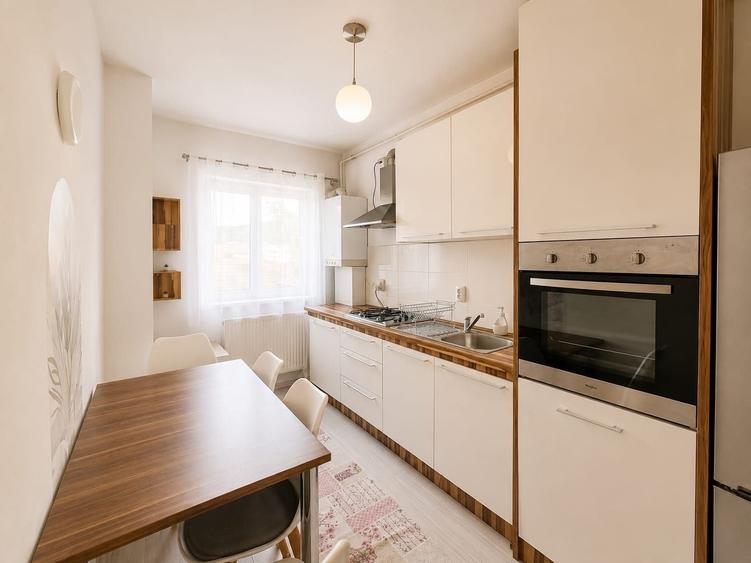Apartament cu 2 camere decomandat în Florești