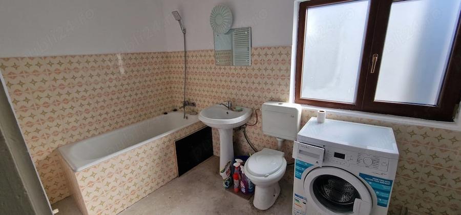 Casă cu 4 camere cu Teren 215 Mp în Mihai Bravu