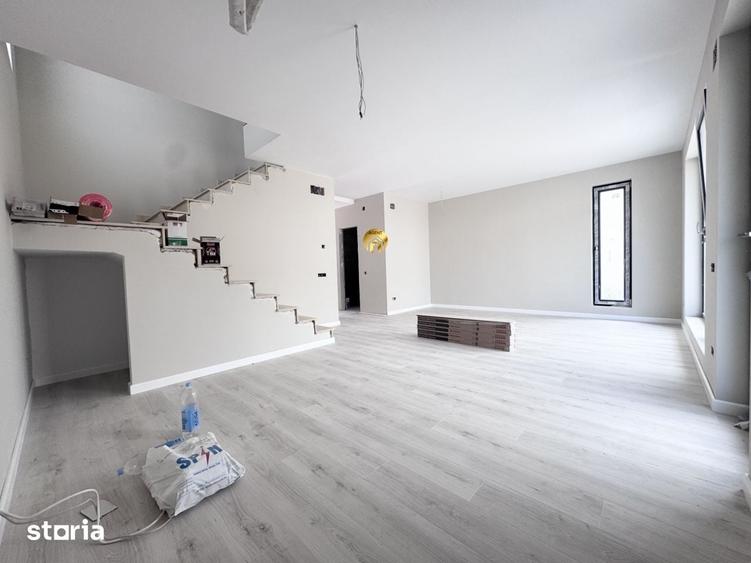 Casă cu 4 camere cu Teren 268 Mp în Odăi