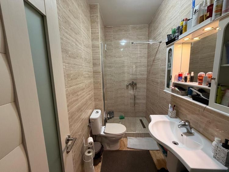 Apartament cu 3 camere decomandat, mobilat în Nord