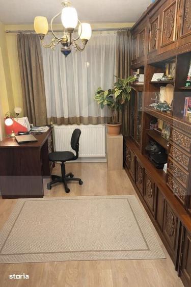 Apartament cu 5 camere în Aurel Vlaicu
