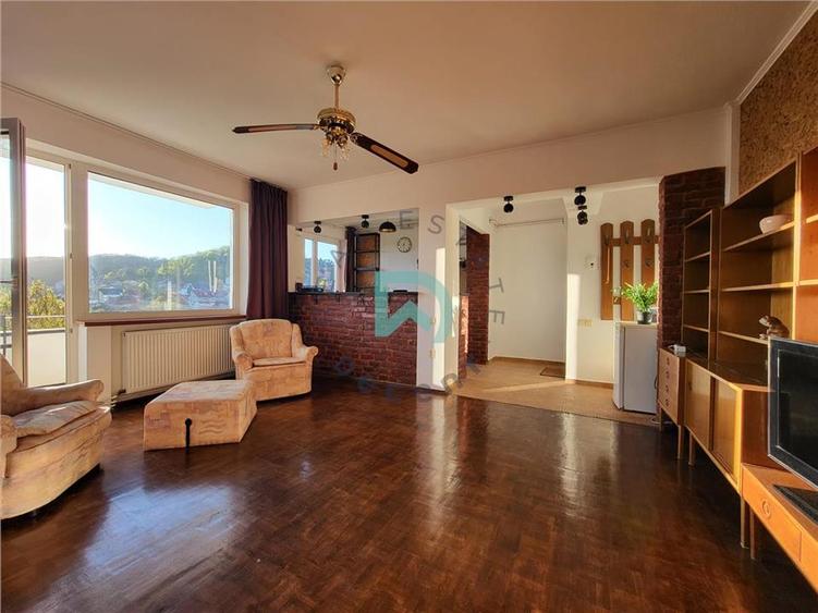 Apartament cu 2 camere semidecomandat, mobilat în Ultracentral