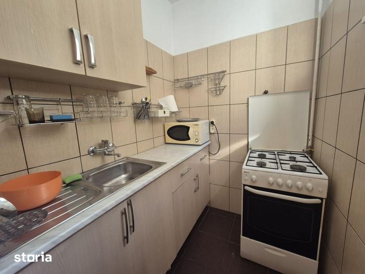 Apartament cu 3 camere semidecomandat în Trivale