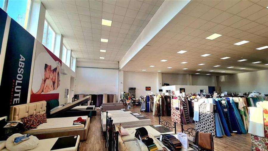 Spațiu comercial, de 470 mp, în Central