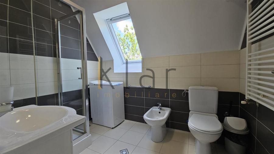 Apartament cu 5 camere decomandat, mobilat în Andrei Mureșanu