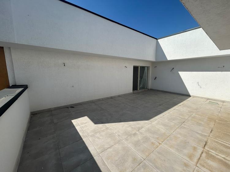 Apartament cu 3 camere decomandat în Berceni