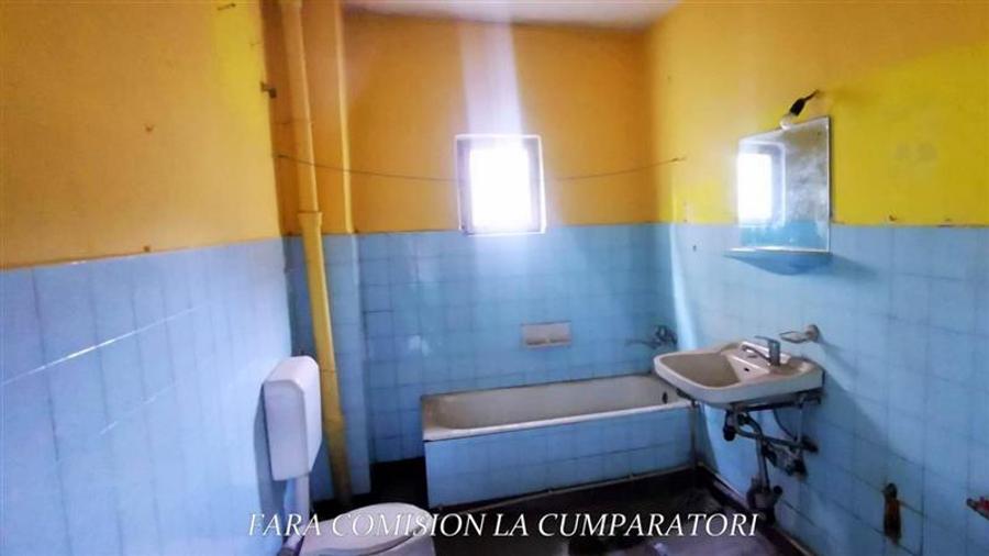 Duplex cu 3 camere cu Canalizare în Vest