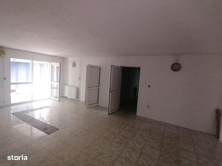 Casă cu 4 camere în Săftica