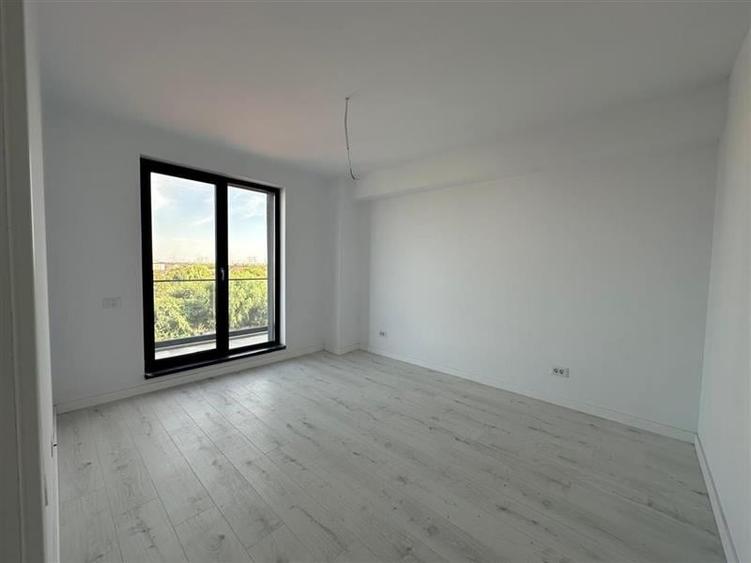 Apartament cu 3 camere decomandat în Titan