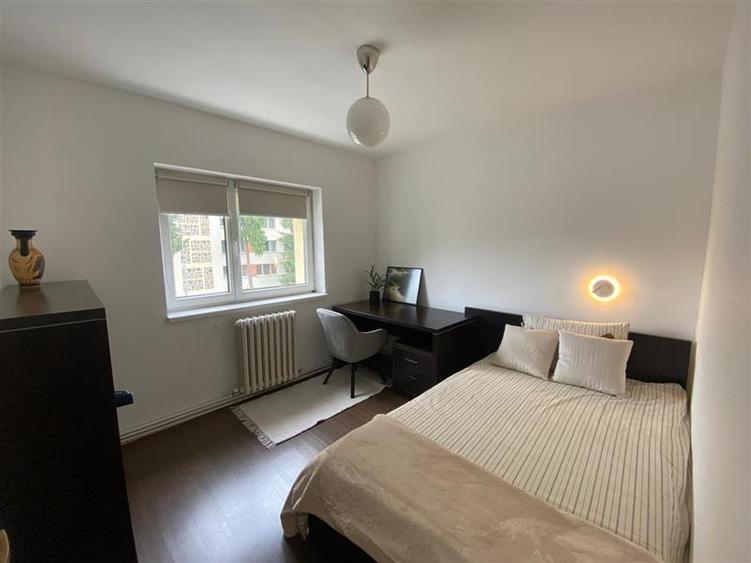 Apartament cu 4 camere semidecomandat, mobilat în Grigorescu