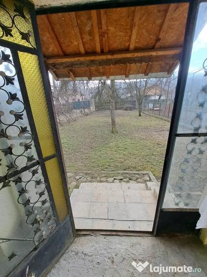 Casă cu 3 camere în Vărbila