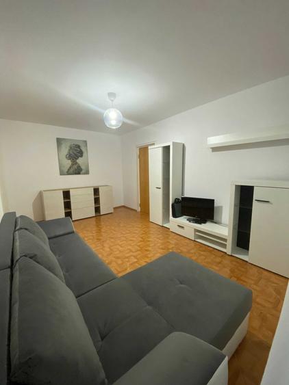 Apartament cu 2 camere semidecomandat în Central