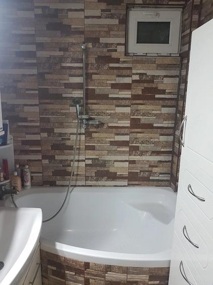 Apartament cu 3 camere decomandat în Sărata