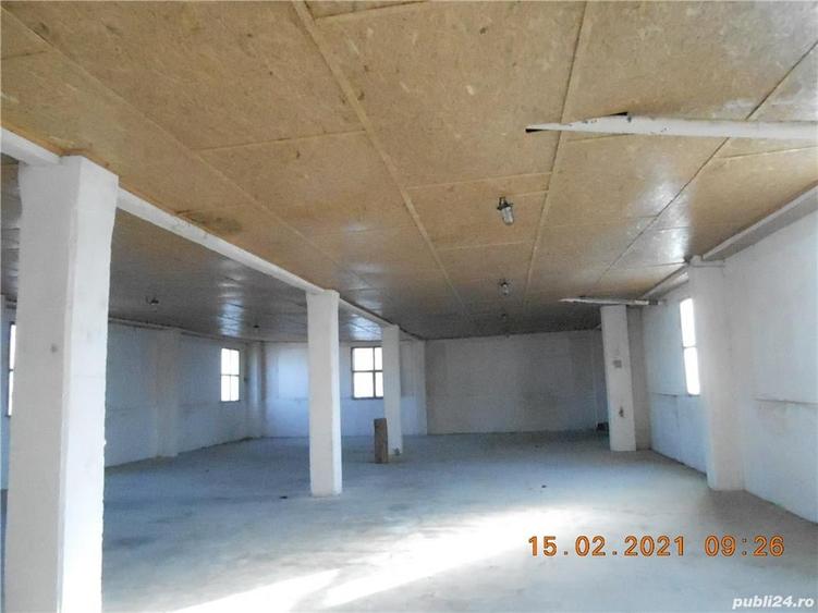 Spațiu comercial, de 800 mp, în Ineu